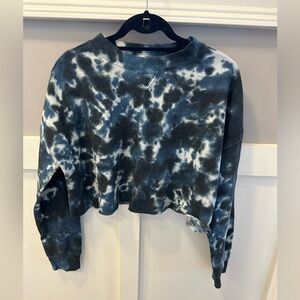 Colsie Blue and White Tie-Dye Cropped Sweatshirt -L